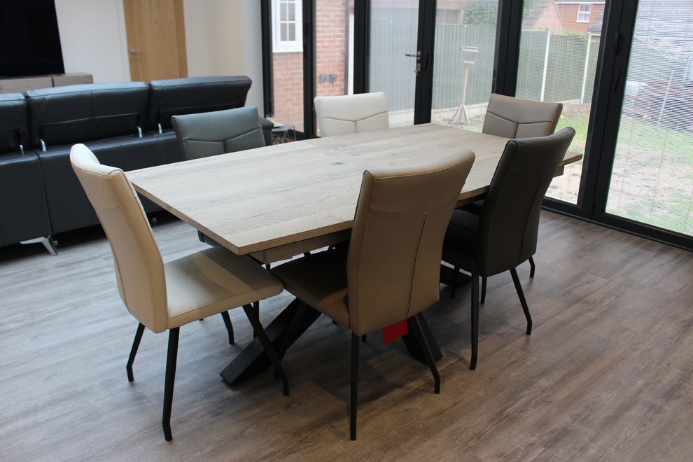 Inspiration for a modern dining room in Essex.