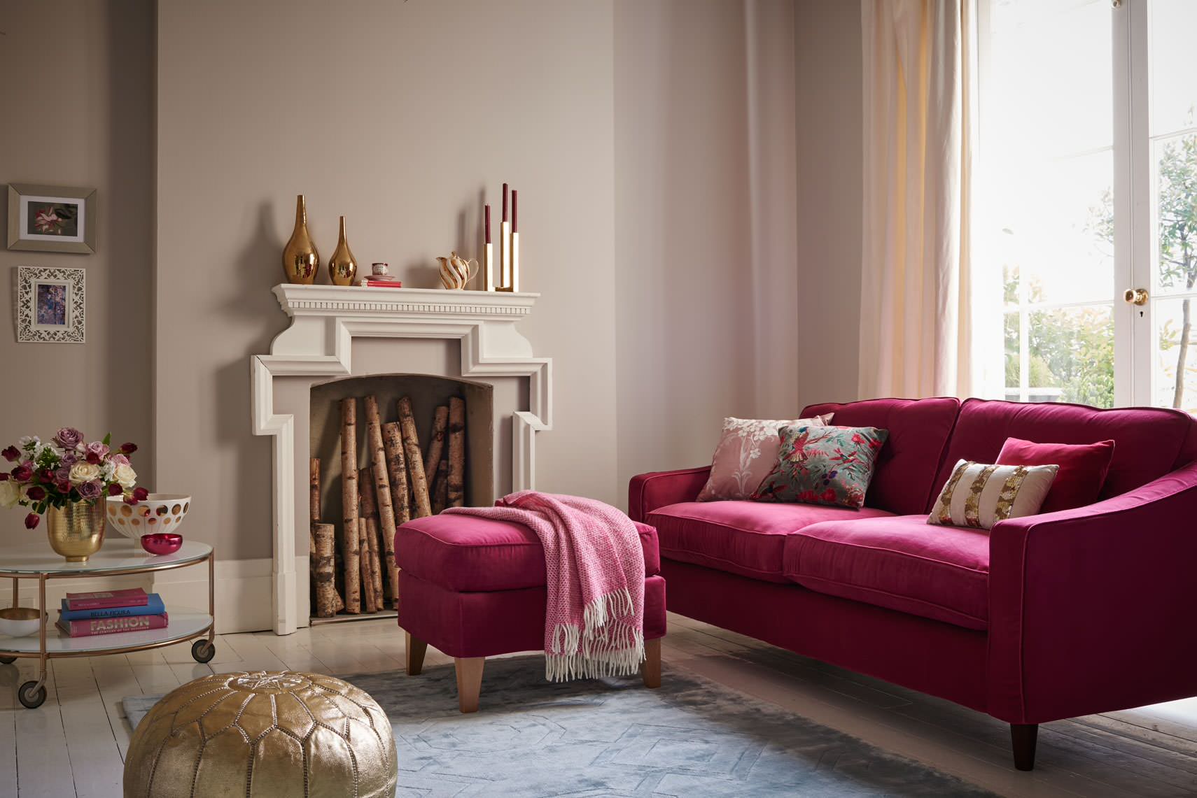 https://st.hzcdn.com/simgs/pictures/living-rooms/cosy-glamour-dulux-amazing-space-img~29a184a706d82e2f_14-5867-1-3b50902.jpg