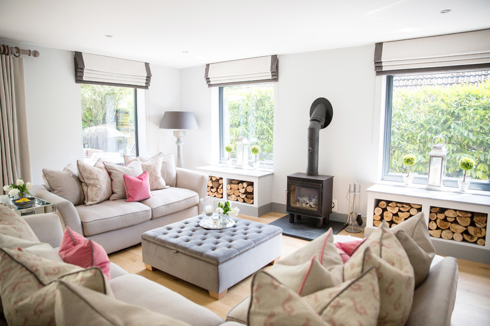 Example of a trendy living room design in Buckinghamshire