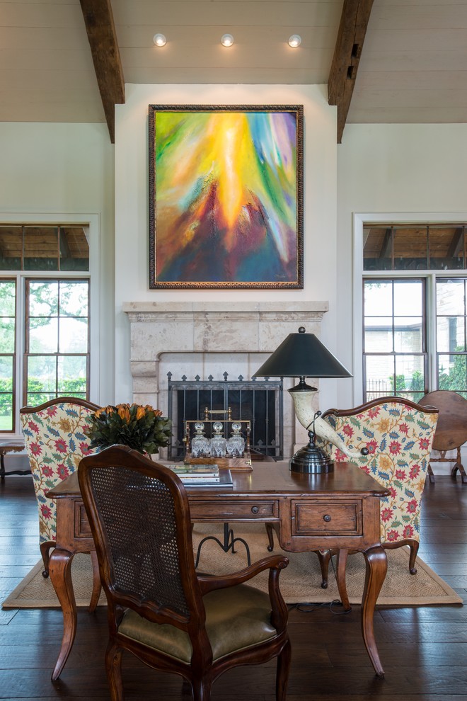 Photo of a country living room in Austin.
