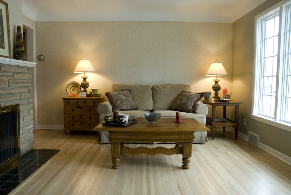 Minimalist living room photo in Minneapolis