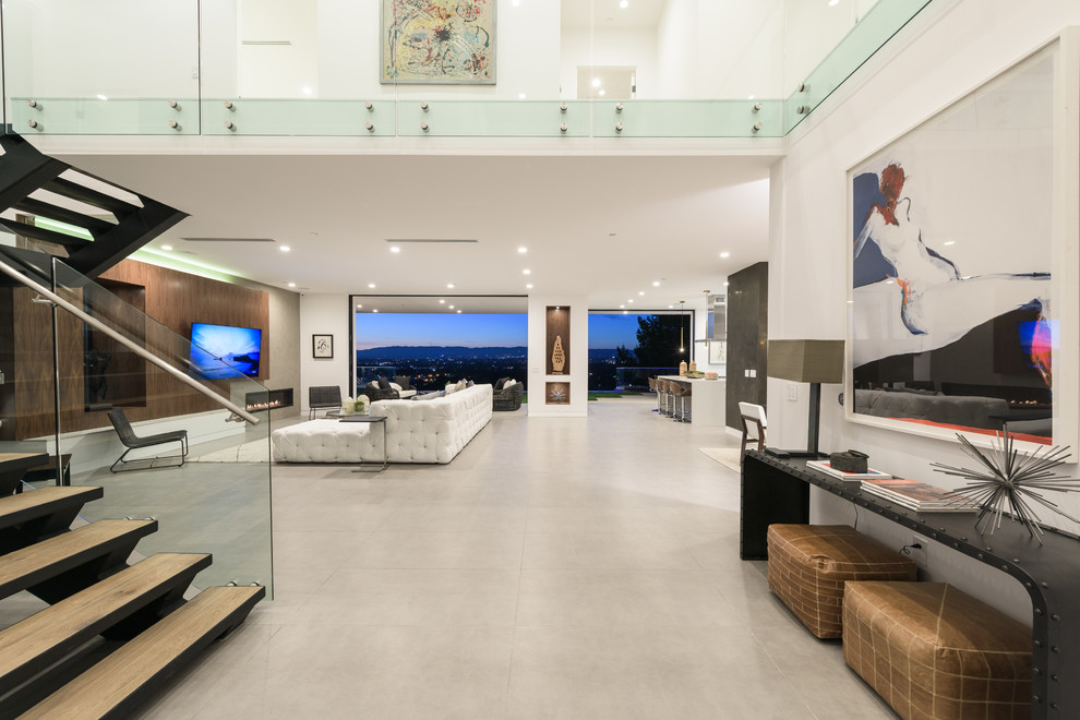 Contemporary living room in Los Angeles.