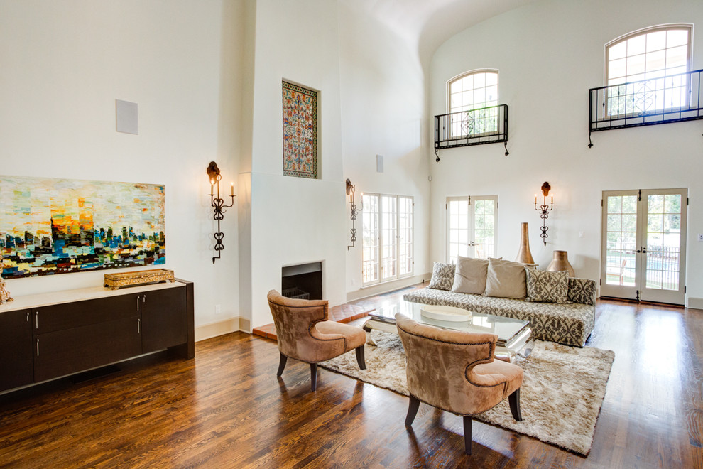This is an example of a mediterranean living room in Los Angeles.