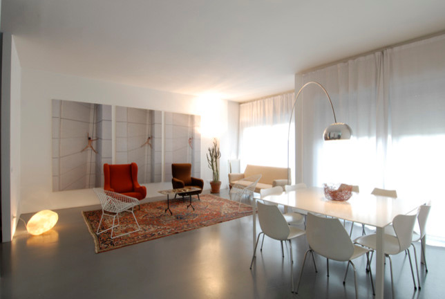 Idee per un soggiorno minimal di medie dimensioni e aperto con pareti bianche
