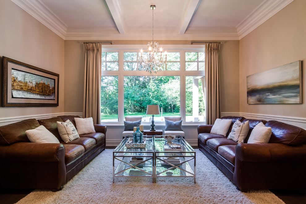 Foto di un grande soggiorno design con sala formale, pareti beige, moquette e pavimento beige