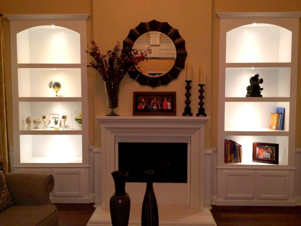 Custom Display in Wall Alcoves Traditional Living Room Los