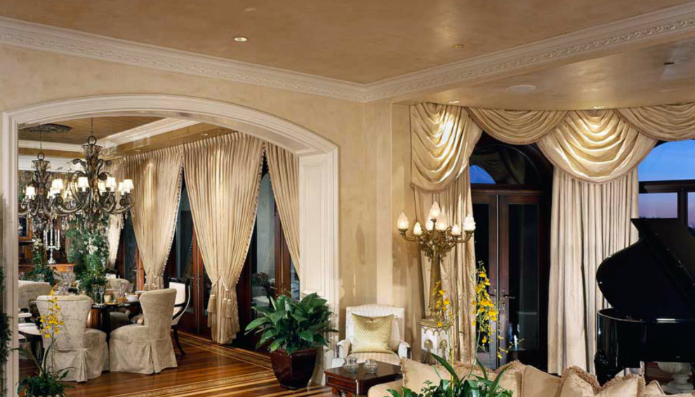 На фото: открытая гостиная комната среднего размера в классическом стиле с музыкальной комнатой, бежевыми стенами и паркетным полом среднего тона без камина, телевизора с