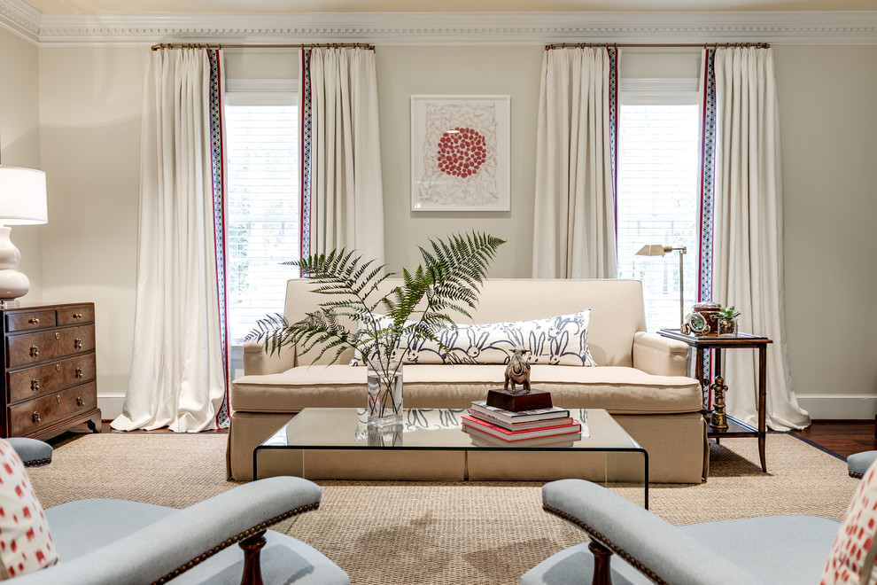 Design ideas for a classic living room in Richmond.