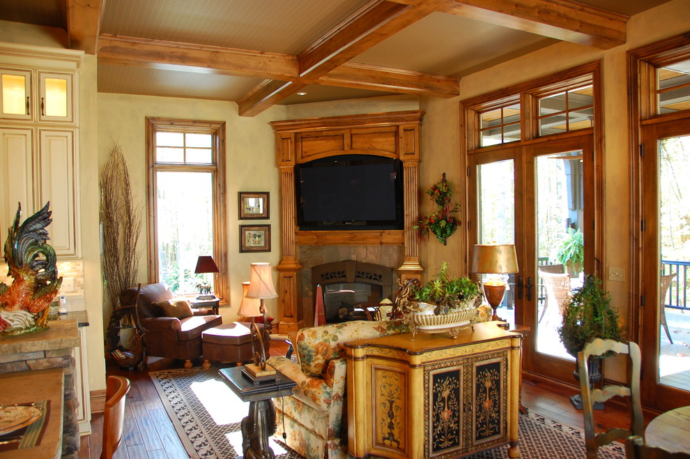 Traditional living room in Cleveland.