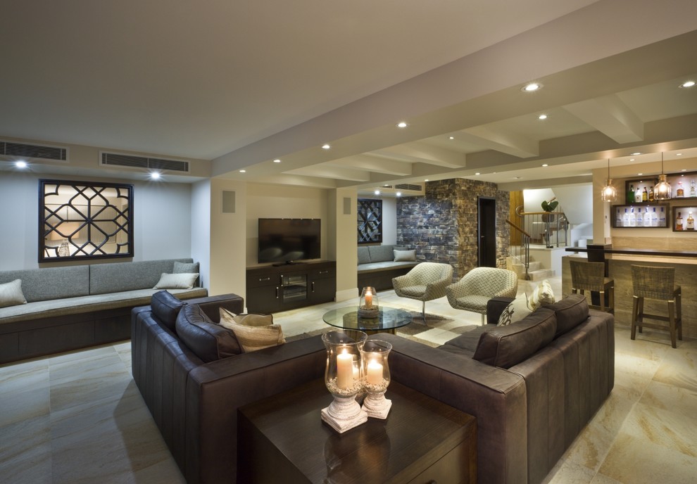 Идея дизайна: большая открытая гостиная комната в стиле неоклассика (современная классика) с серыми стенами, отдельно стоящим телевизором и бежевым полом без камина