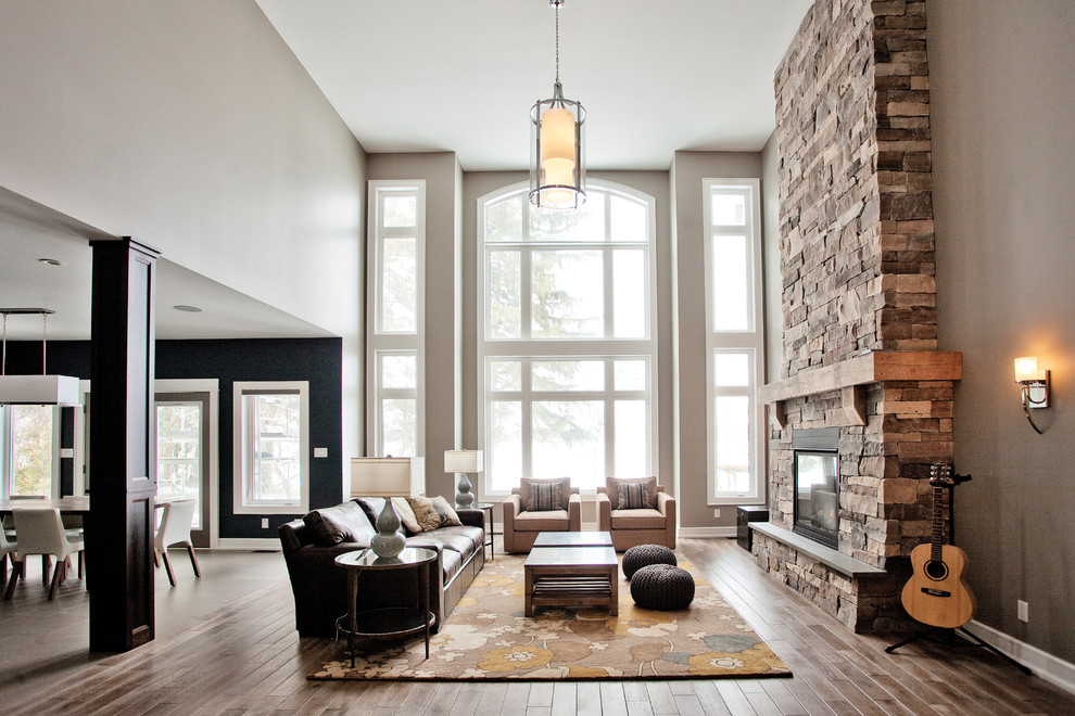 Transitional living room photo in Toronto