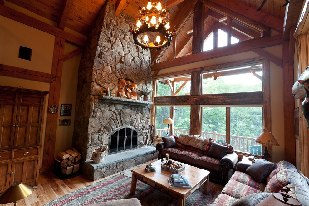 Mountain style living room photo in New York