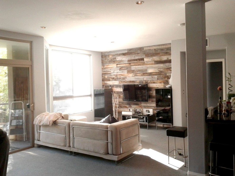 Photo of a contemporary living room in Sacramento.