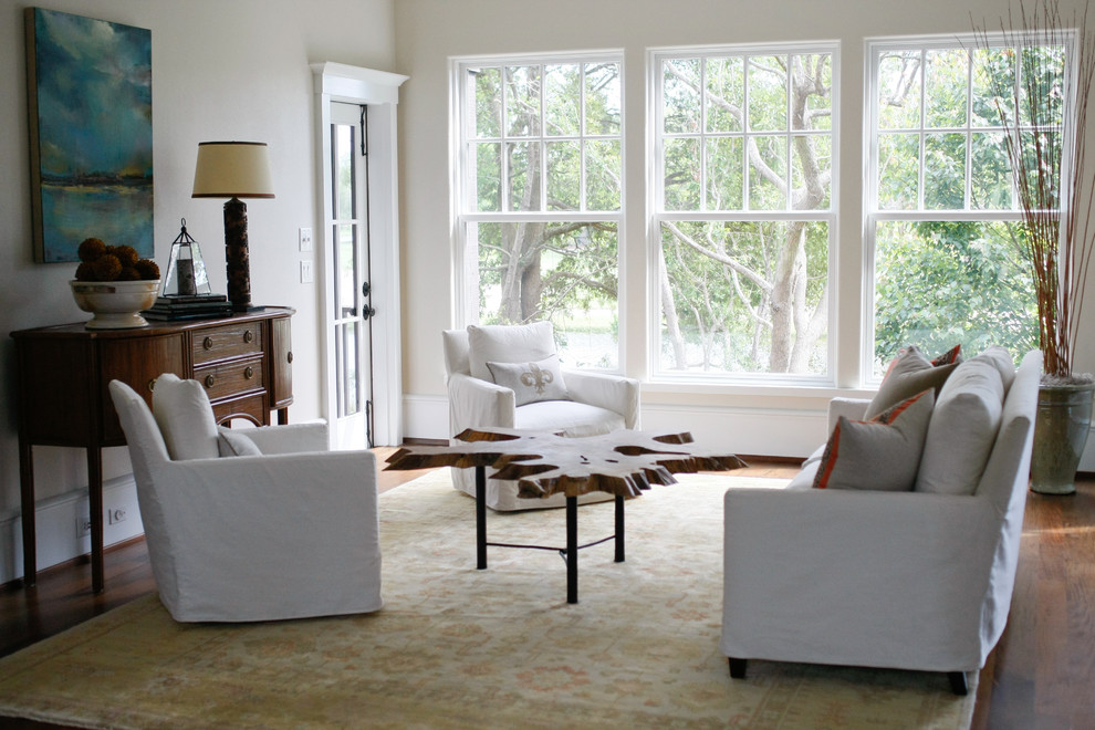 Elegant living room photo in Charleston