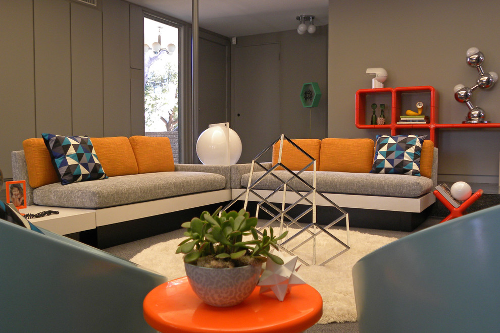 Design ideas for a retro living room in Dallas with grey walls.
