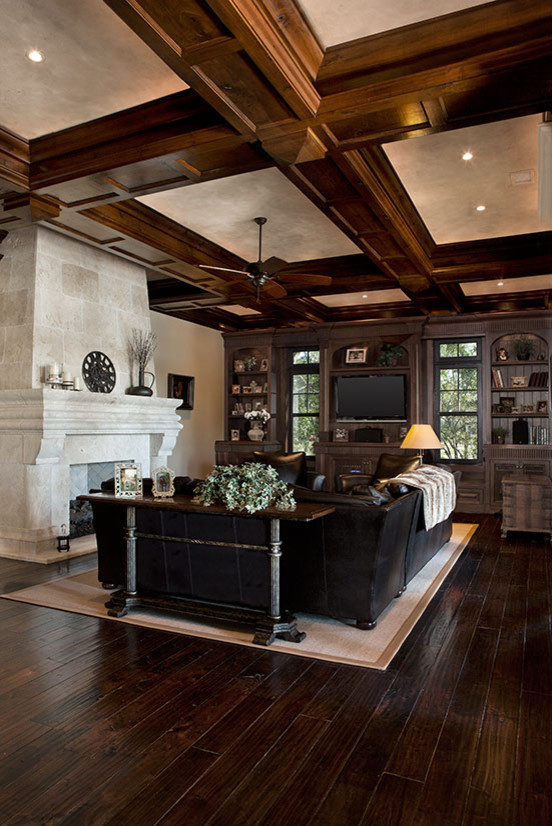 Elegant living room photo in Charleston
