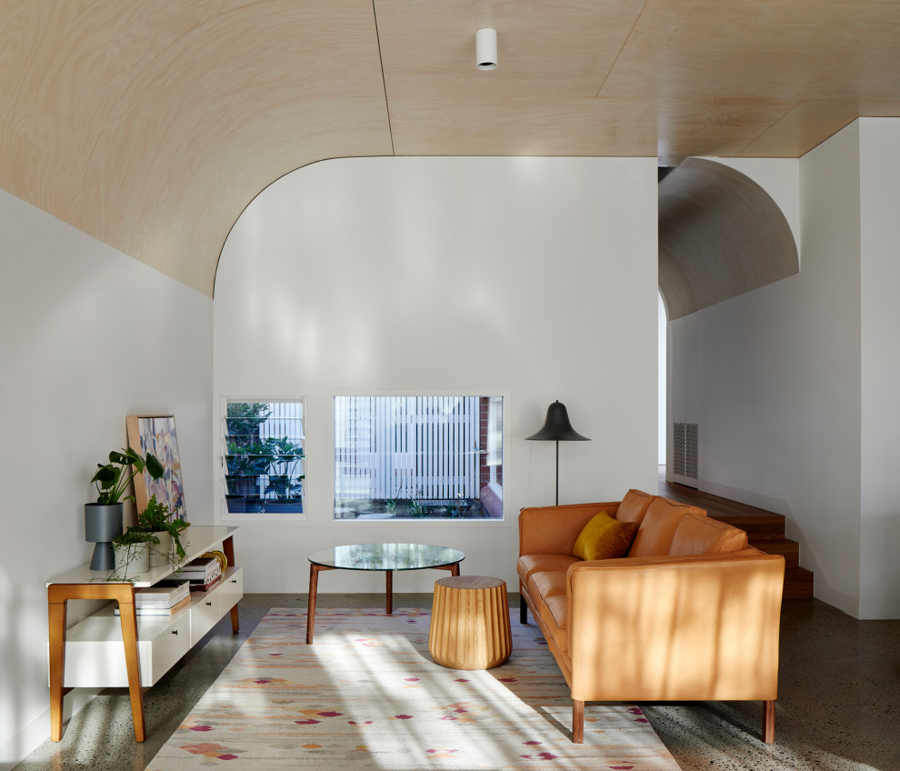 Idee per un grande soggiorno contemporaneo aperto con sala formale, pareti bianche e pavimento beige