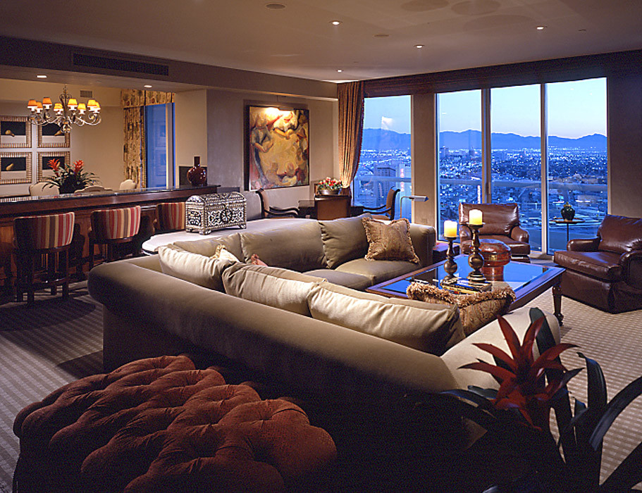 Immagine di un soggiorno contemporaneo di medie dimensioni e chiuso con pareti beige e moquette