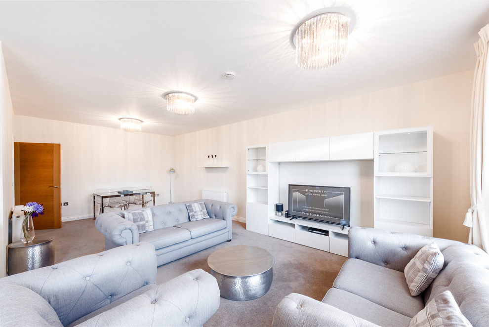 Dickens Heath Modern Living Room West Midlands by Property