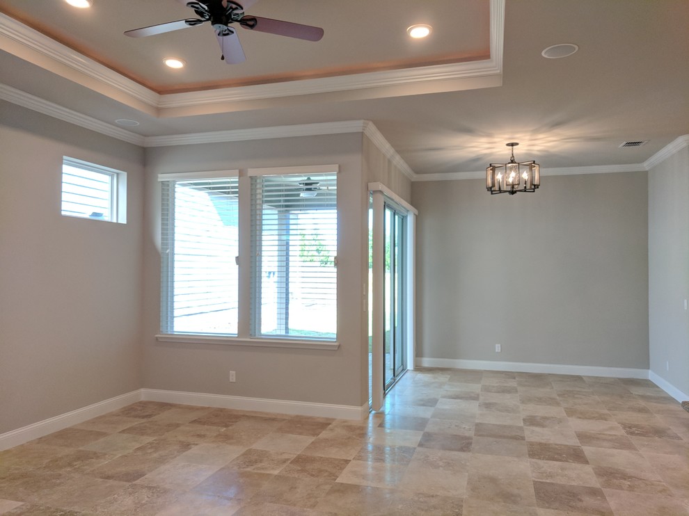 Esempio di un soggiorno design di medie dimensioni e aperto con pavimento in marmo, pavimento beige e pareti beige