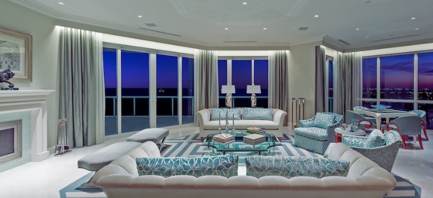 Design ideas for a traditional living room in Miami.