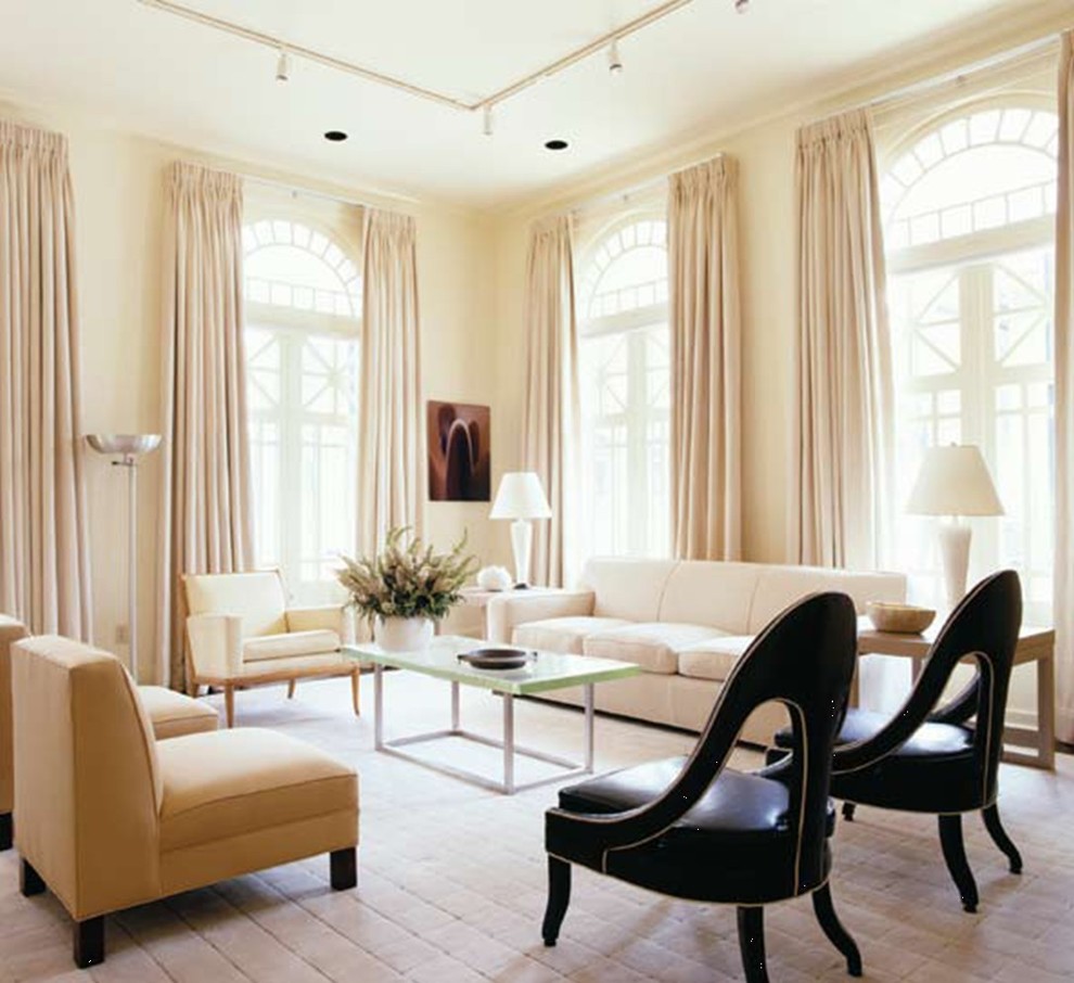 Mittelgroßes, Repräsentatives, Offenes Modernes Wohnzimmer ohne Kamin mit beiger Wandfarbe in Raleigh