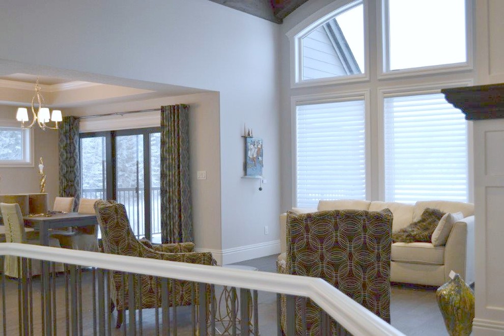 Immagine di un grande soggiorno minimal aperto con pareti beige