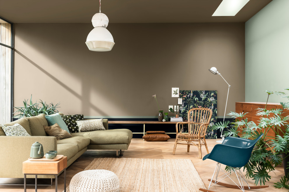 Living room - tropical living room idea in Berkshire