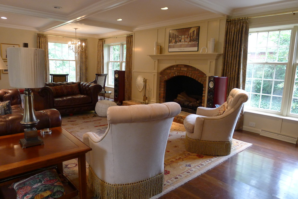 E - Traditional - Living Room - Indianapolis - by Susan Brook Interiors | Houzz
