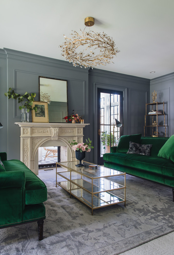 Inspiration för ett mellanstort vintage separat vardagsrum, med ett finrum, blå väggar, heltäckningsmatta, en standard öppen spis, en spiselkrans i gips och grått golv