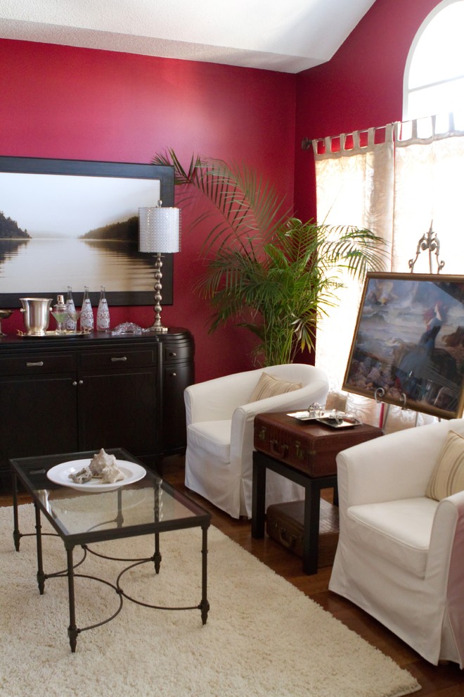 Minimalist living room photo in Toronto