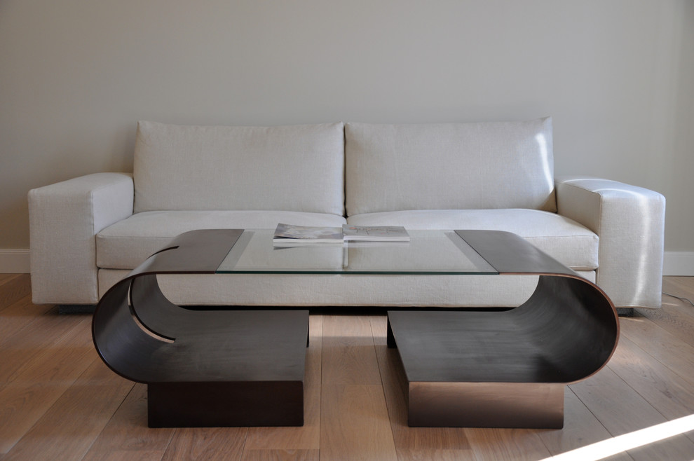Inspiration for a modern living room remodel in Madrid
