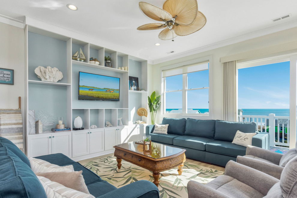 Inspiration for a beach style living room in Wilmington.