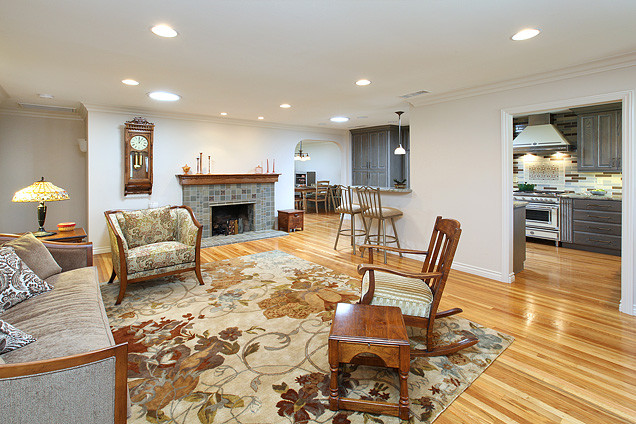 Example of a cottage living room design in Orange County