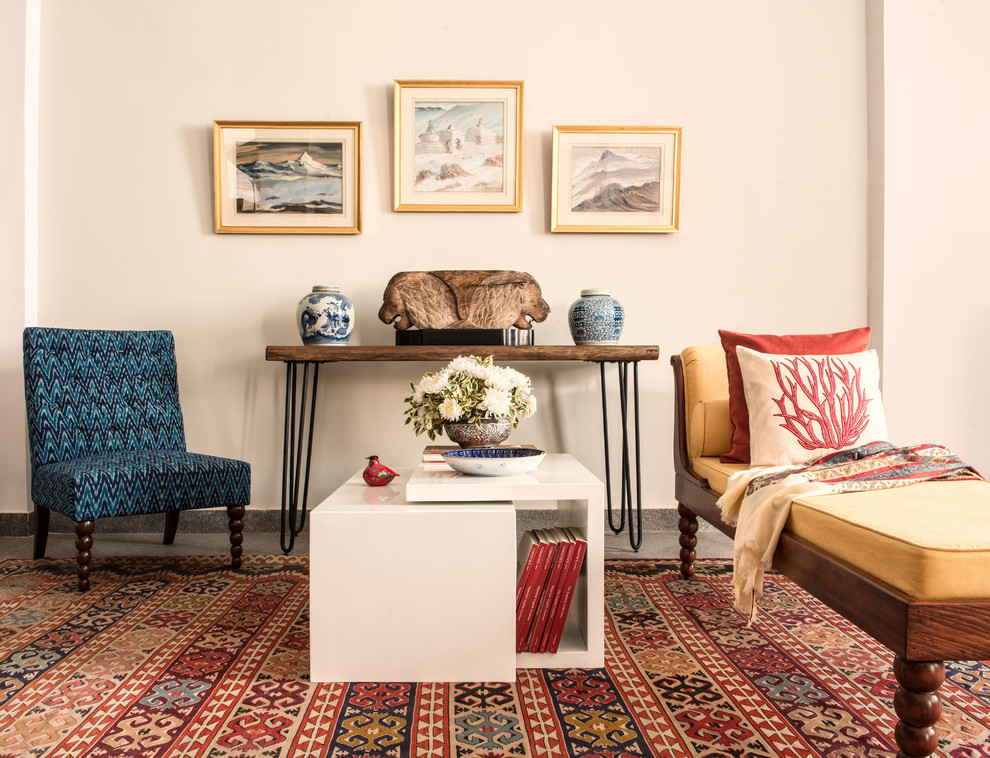 Exemple d'une salle de séjour éclectique avec un mur beige, moquette et un sol multicolore.