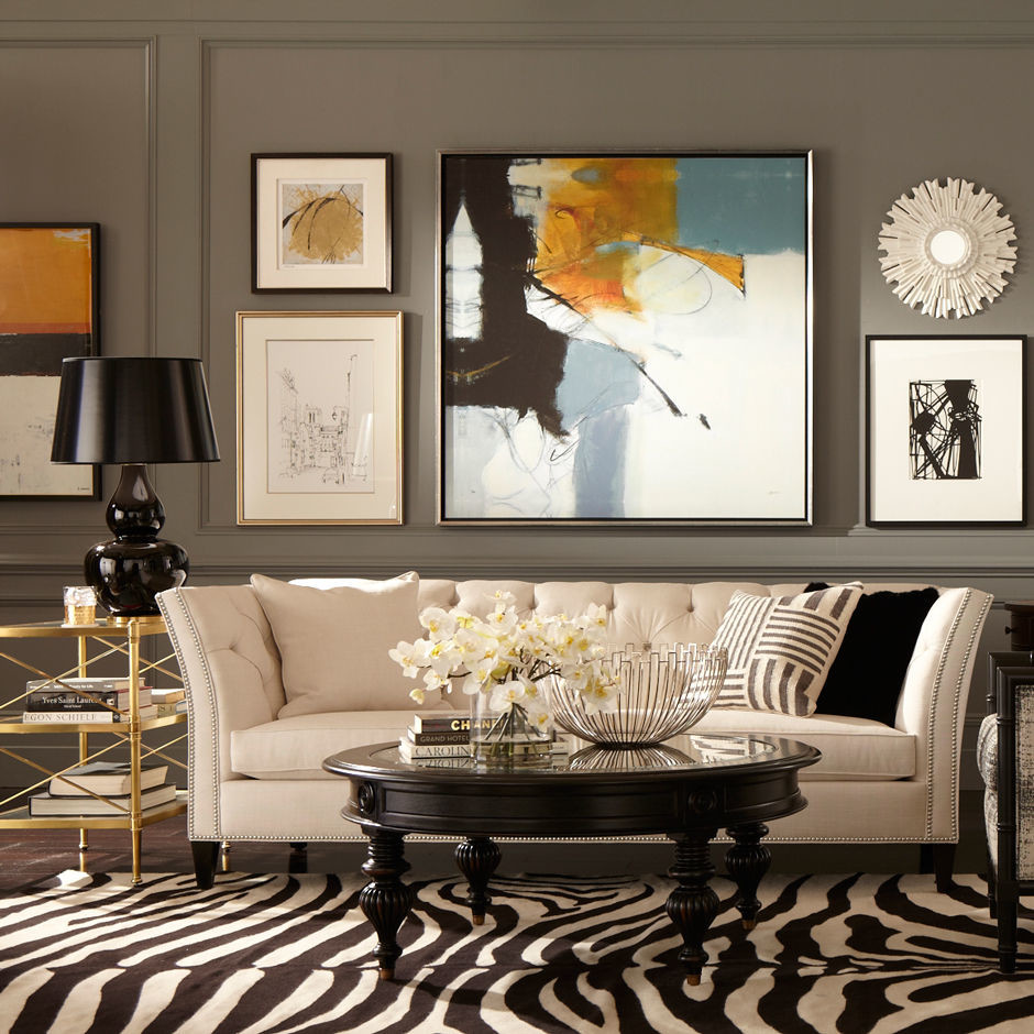 Mittelgroßes, Offenes Eklektisches Wohnzimmer mit grauer Wandfarbe in Sonstige