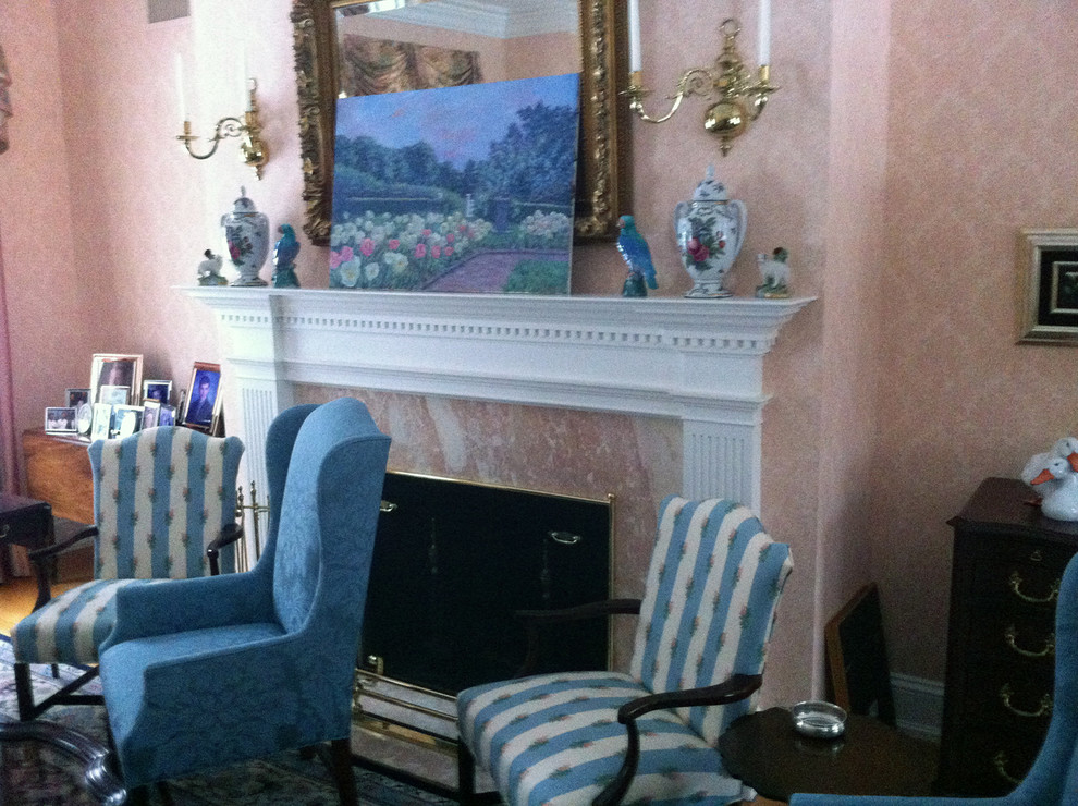 Ornate living room photo in New York