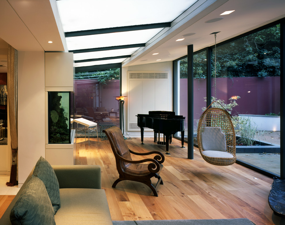 Inspiration for a contemporary living room in London.