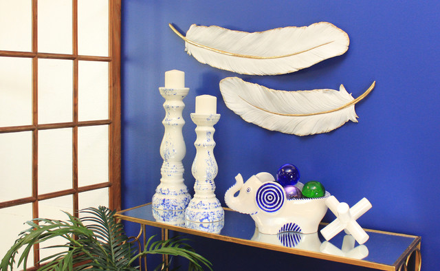 Feather wall decor