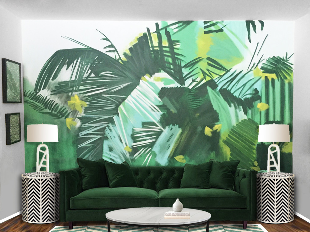 Foto de salón abierto tropical pequeño con paredes multicolor, suelo laminado y televisor independiente