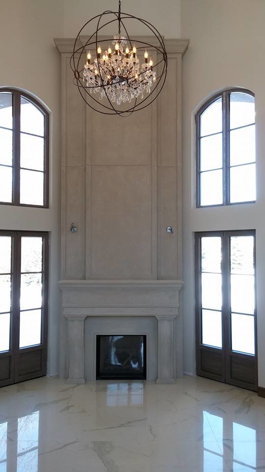 Exempel på ett stort modernt separat vardagsrum, med ett finrum, beige väggar, beiget golv, marmorgolv, en öppen hörnspis och en spiselkrans i sten