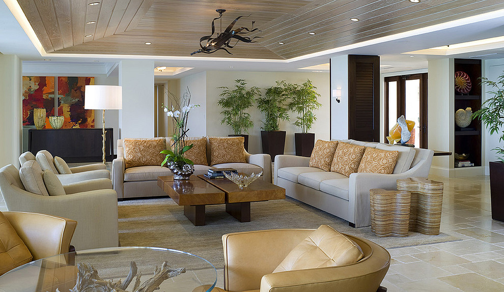 Großes, Repräsentatives, Fernseherloses, Offenes Maritimes Wohnzimmer mit weißer Wandfarbe und Porzellan-Bodenfliesen in Miami