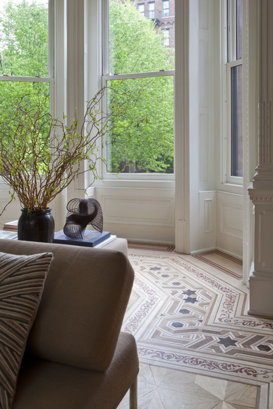 Inspiration for a transitional living room remodel in New York