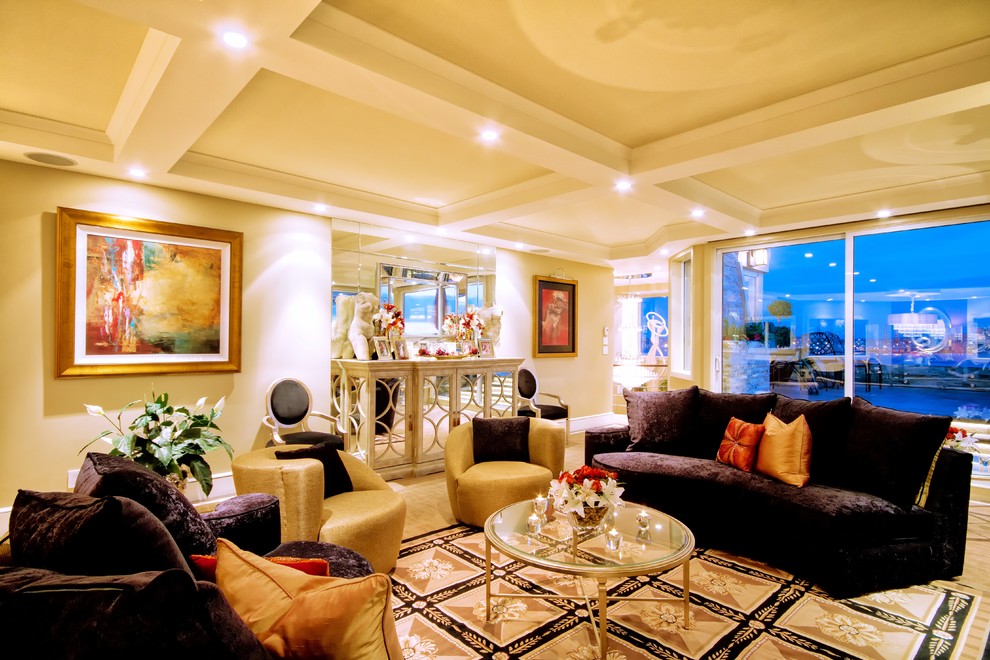 Esempio di un grande soggiorno tradizionale aperto con sala formale, pareti beige e moquette