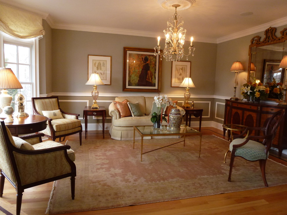 Design ideas for a traditional living room in Bridgeport.