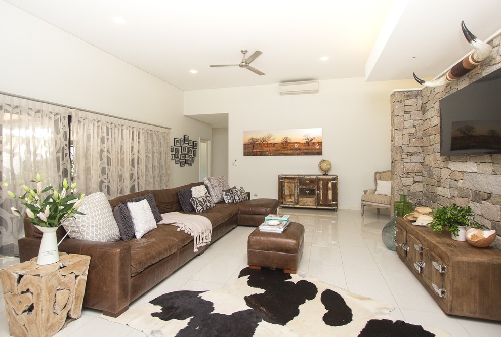 Frangipani Residence Farmhouse Living Room Dunedin by Sam