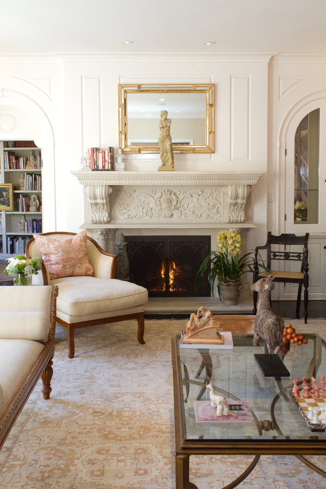Inspiration for a timeless living room remodel in Los Angeles