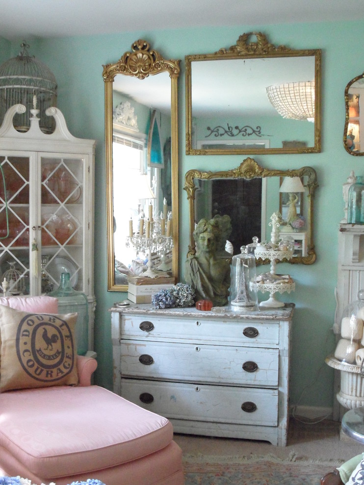Cottage chic living room photo in Richmond