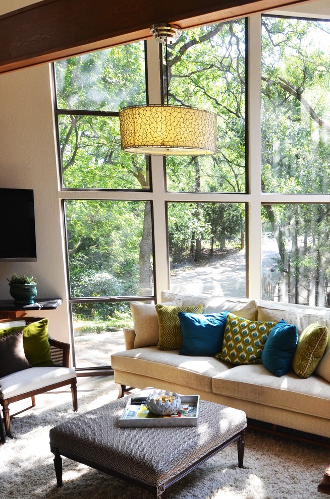 Trendy living room photo in Dallas