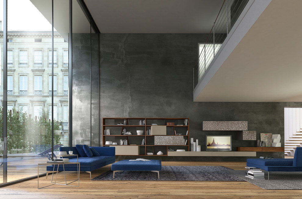 Geräumiges, Repräsentatives, Offenes Modernes Wohnzimmer mit grauer Wandfarbe, hellem Holzboden, freistehendem TV und gelbem Boden in New York